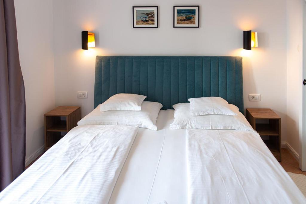 Bed & Breakfast Dosen Baska  Exterior photo