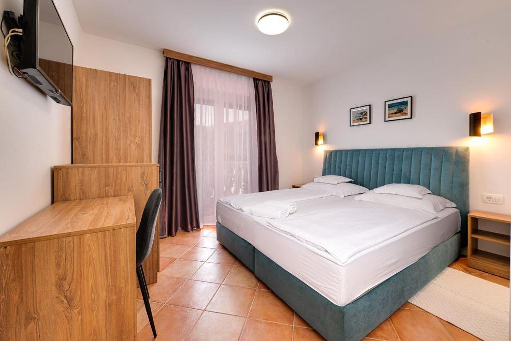 Bed & Breakfast Dosen Baska  Exterior photo