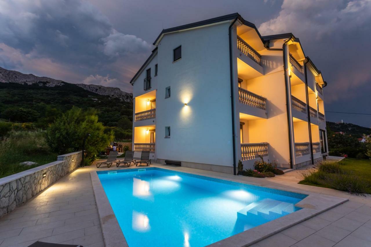 Bed & Breakfast Dosen Baska  Exterior photo