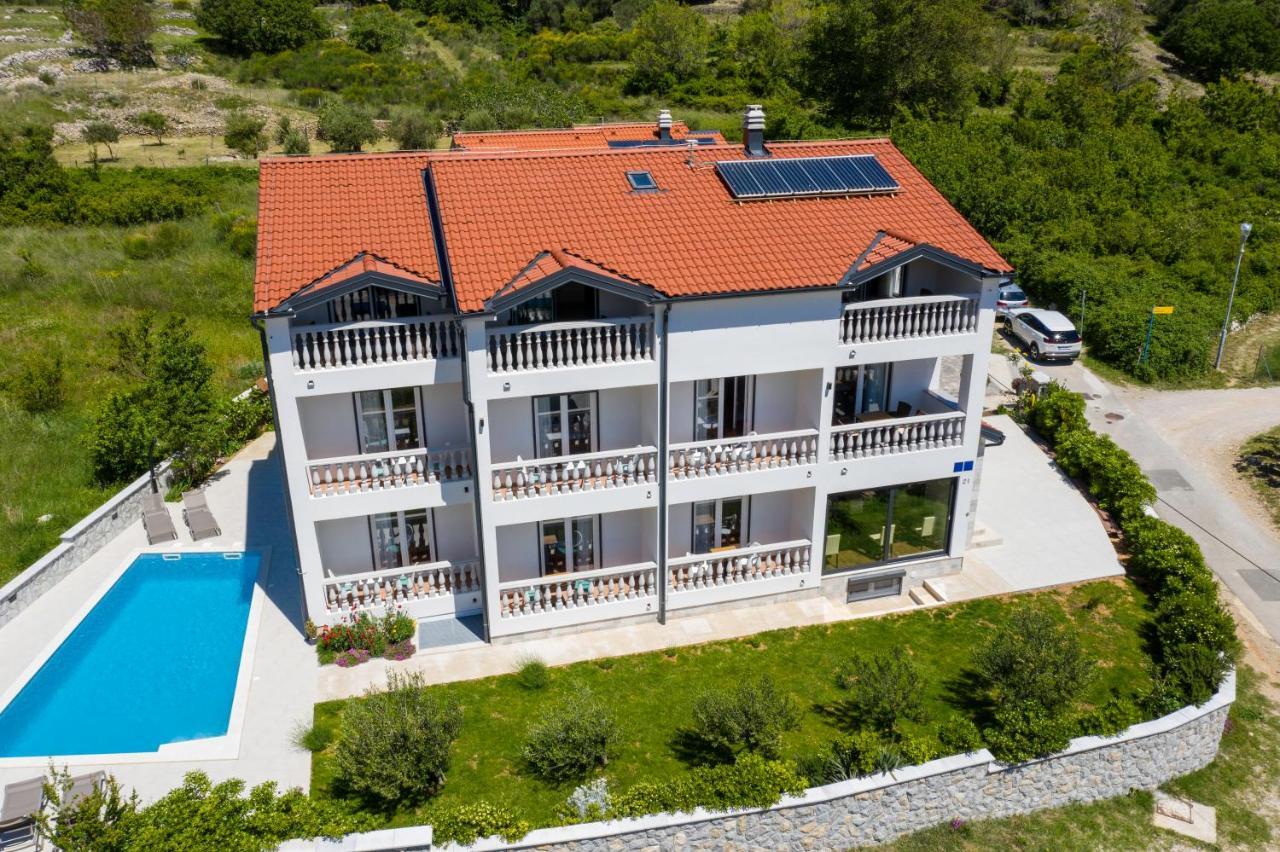 Bed & Breakfast Dosen Baska  Exterior photo